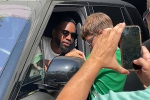 被问是否会留在贝蒂斯，巴坎布：我不能说